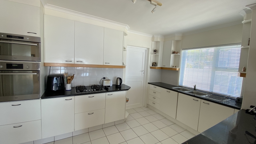 5 Bedroom Property for Sale in Simons Kloof Western Cape